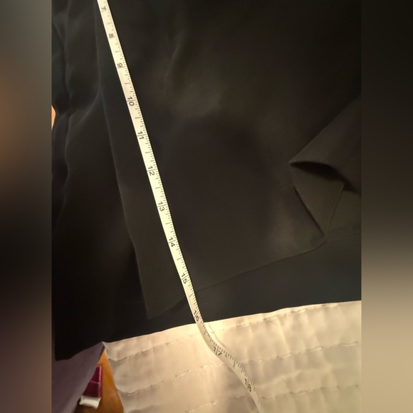 Vince Black Pleated Dress Shorts Women’s Size 12 Tailored High Waist - Picture 7 of 8